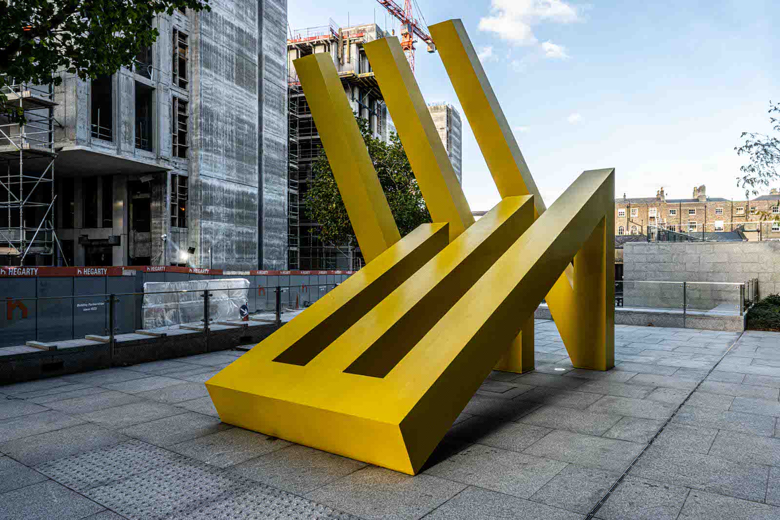 THE YELLOW STEEL GEOMETRIC REFLECTIONS - MIESIAN PLAZA